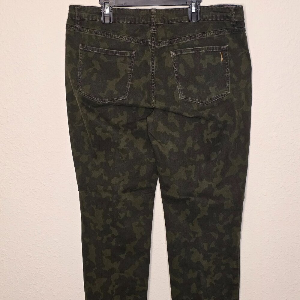 Vintage America Women's Bestie Camo Jeans, Size 10R/30 - Picture 2 of 10